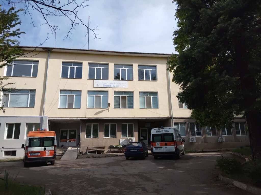 88 амбулаторни прегледа извършиха спешните медици в Брезник и Трън през изминалата седмица
